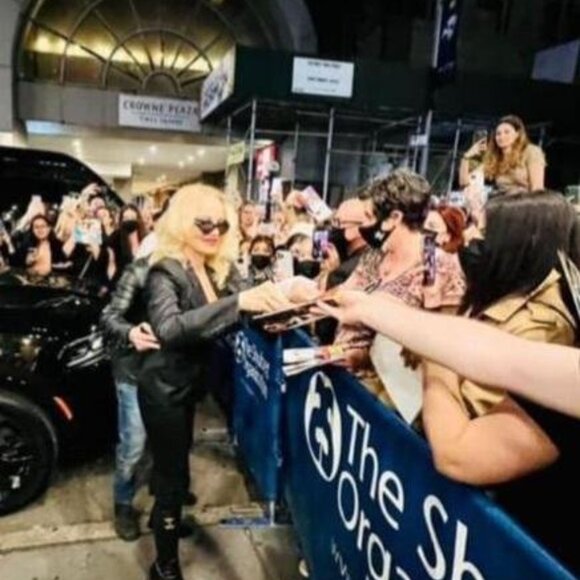 PAM ANDERSON AUTOGRAPHED CHICAGO the Musical Playbill Broadway NYC JUNE 2022 - Picture 2 of 3